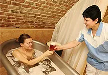 Pivní koupel v lázních Chodová Planá